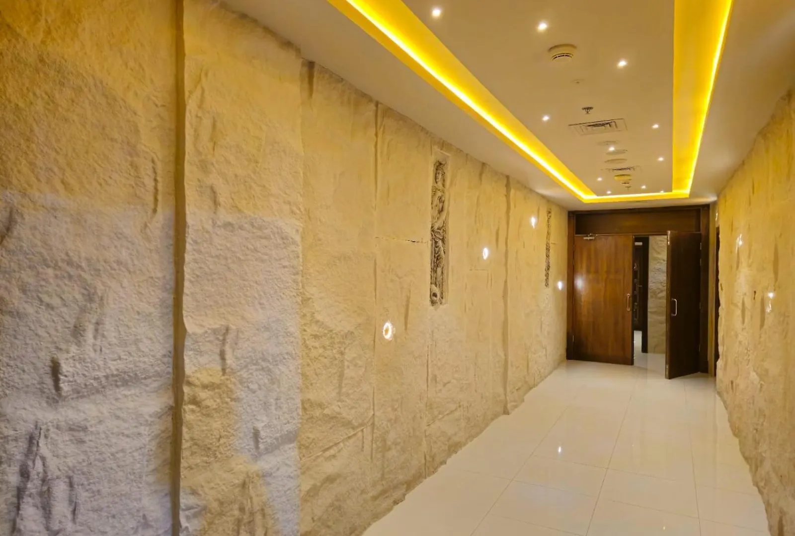 Al Manara Premium Luxe Sheikh Zayed View Studio Dubai