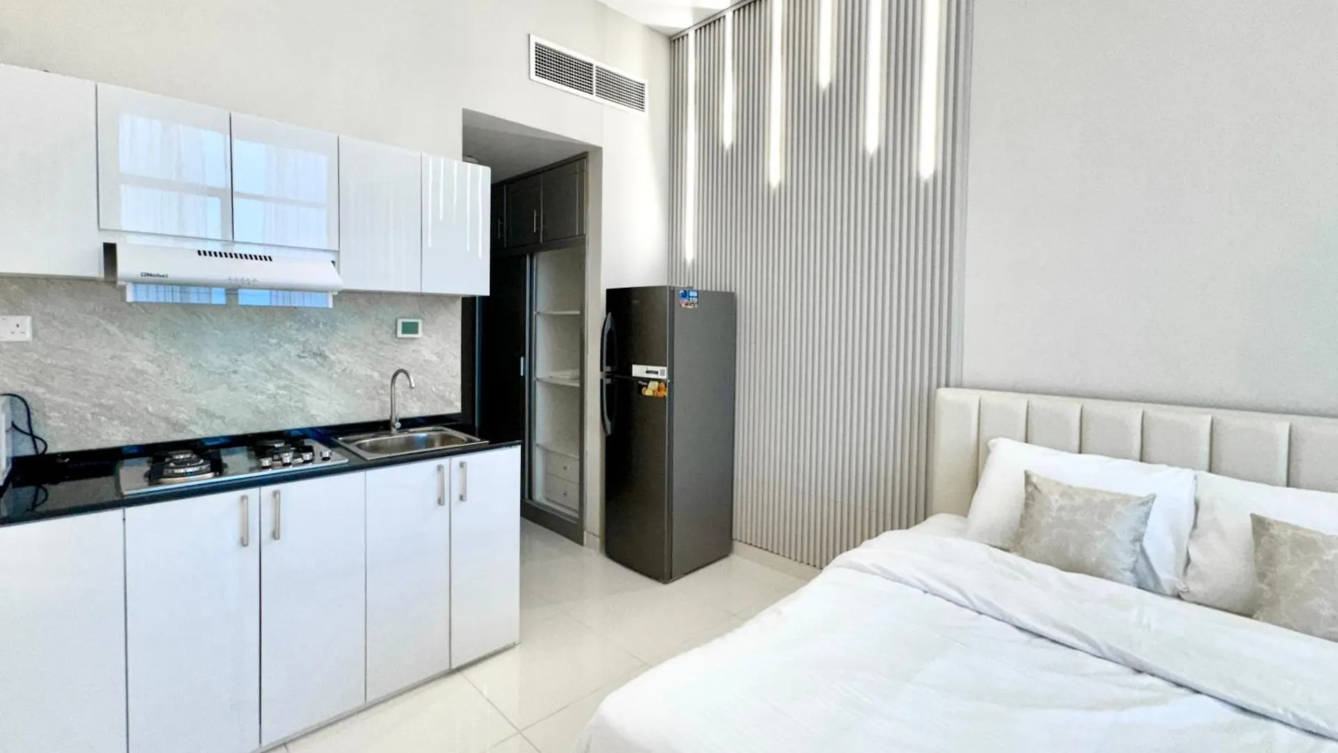 Al Manara Premium Luxe Sheikh Zayed View Studio Dubai United Arab Emirates